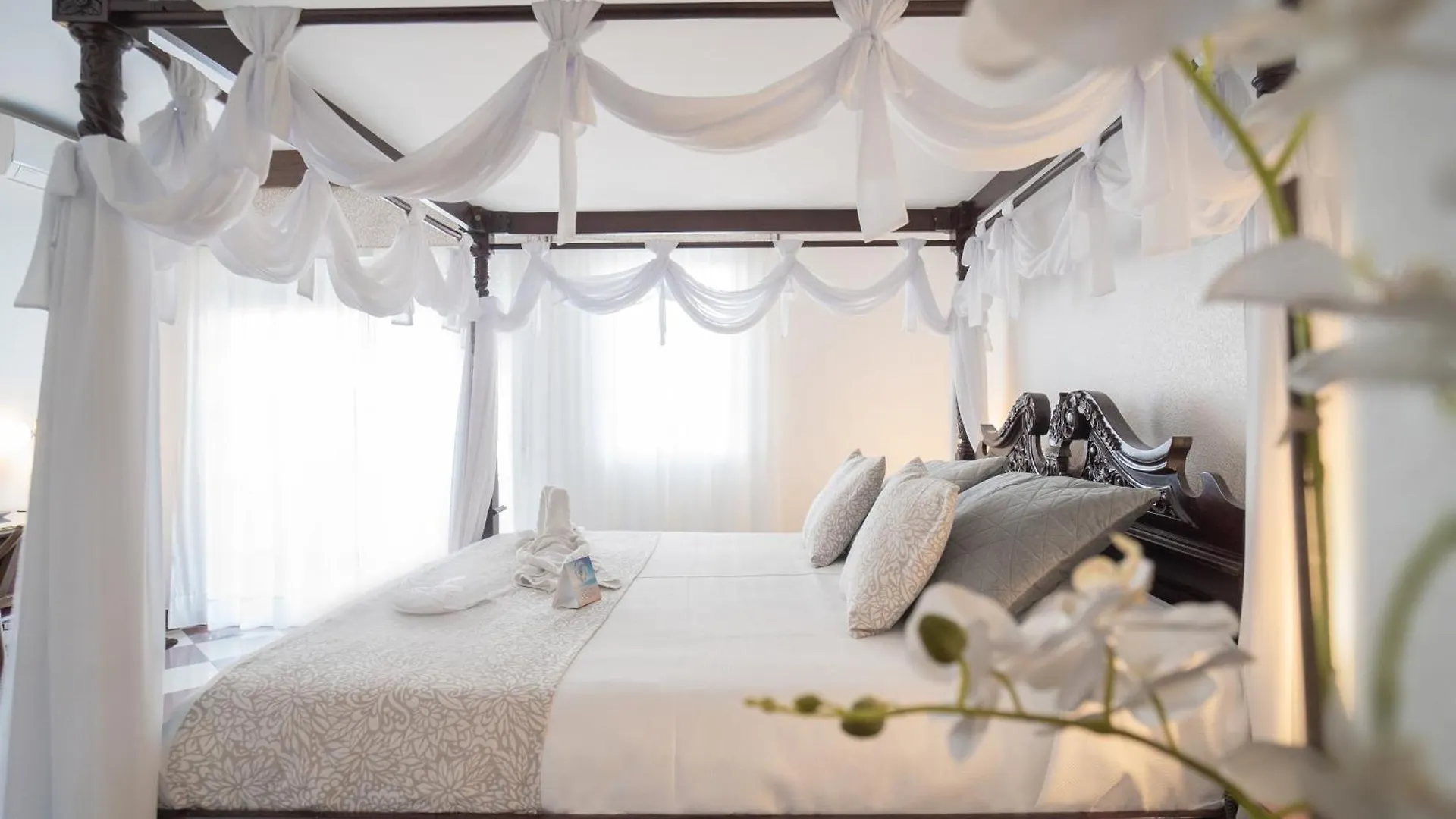 Hotel Avenida Tropical By Bossh! Hotels Salobrena Spain