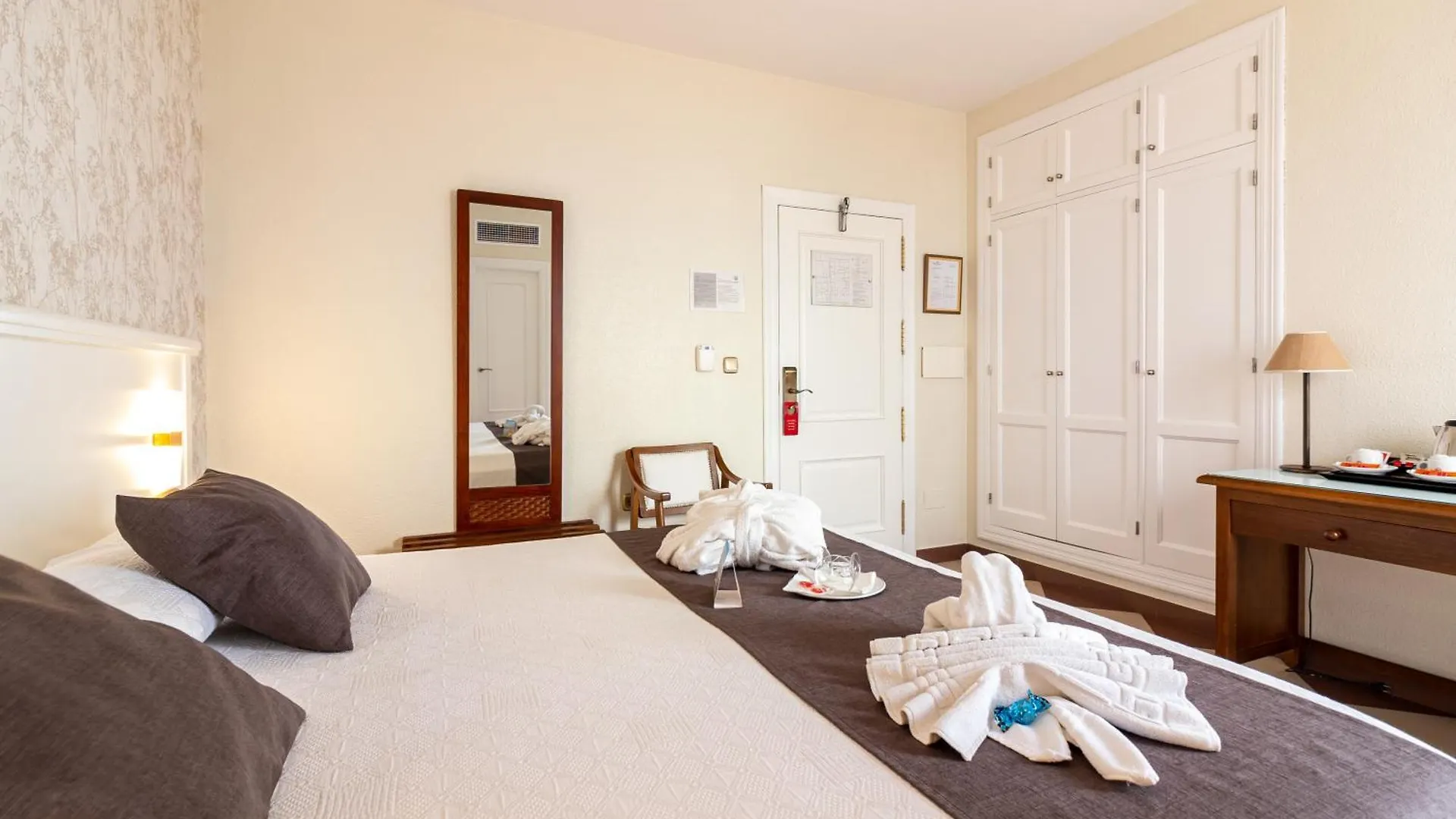 Hotel Avenida Tropical By Bossh! Hotels Salobrena