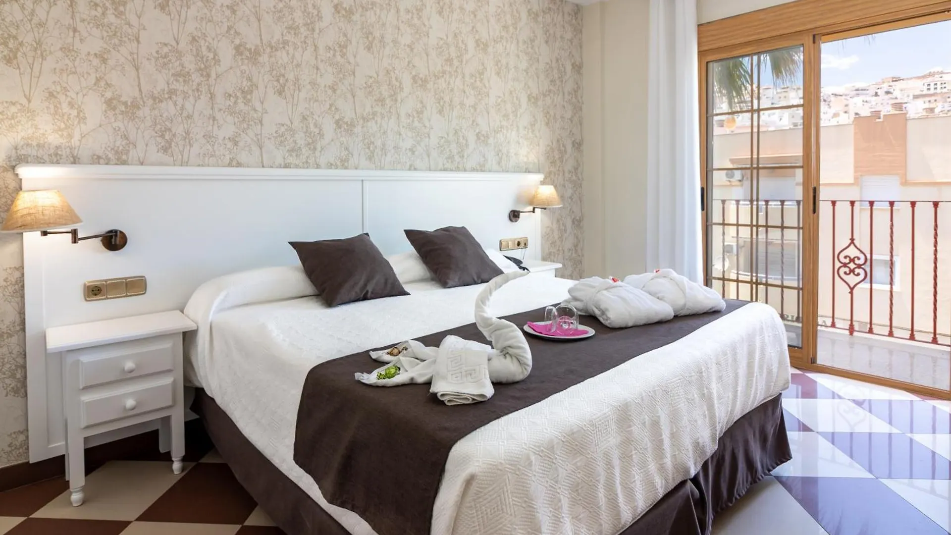 Hotel Avenida Tropical By Bossh! Hotels Salobrena 3*,