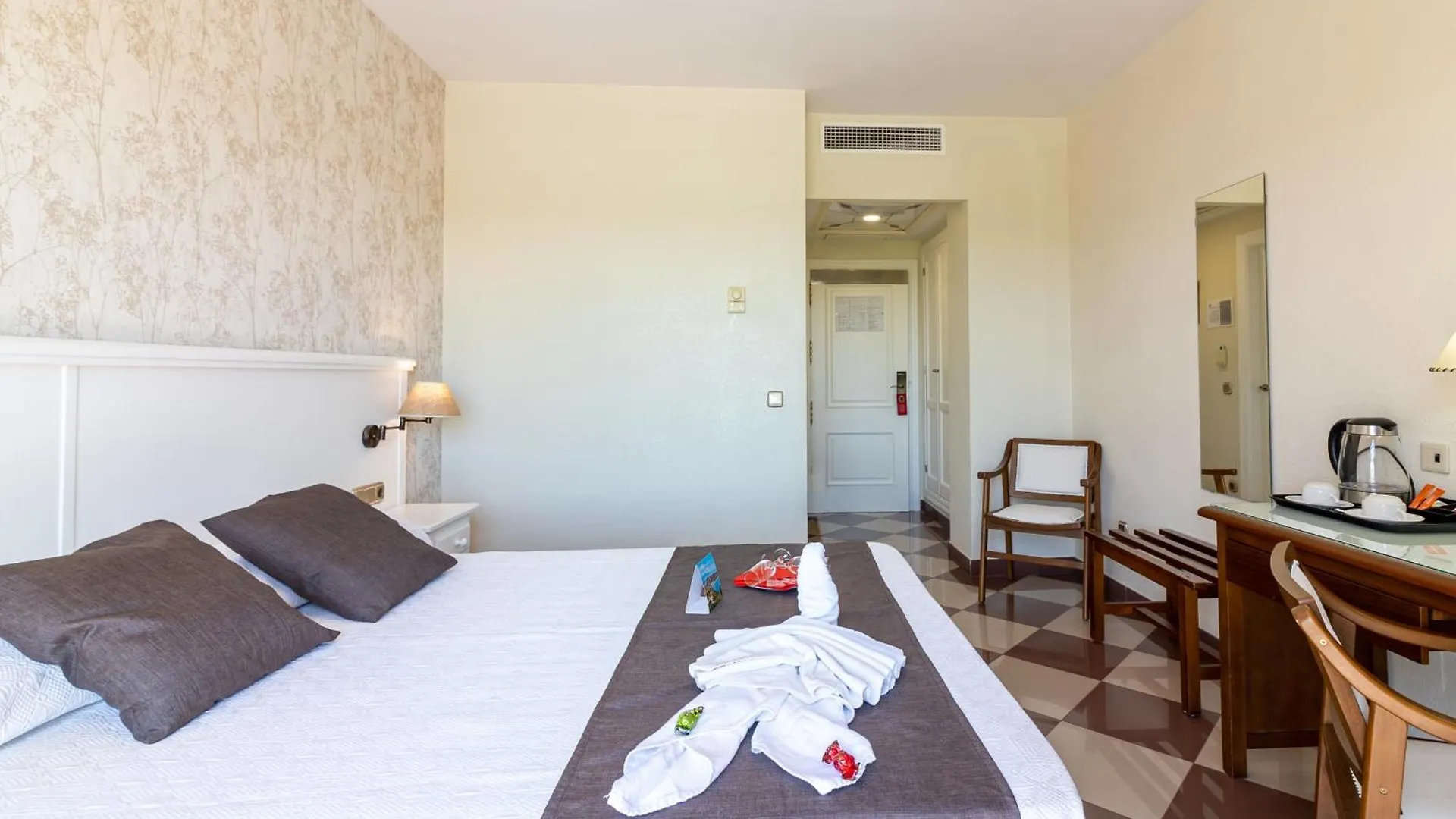 Hotel Avenida Tropical By Bossh! Hotels Salobrena Spain