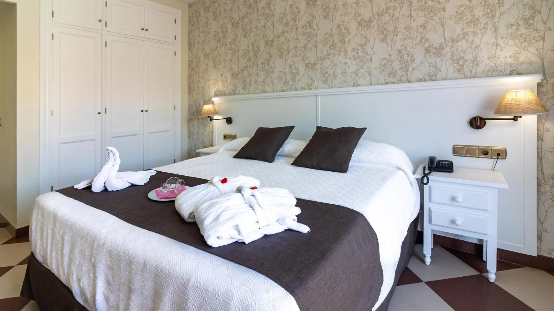 Hotel Avenida Tropical By Bossh! Hotels Salobrena 3*,