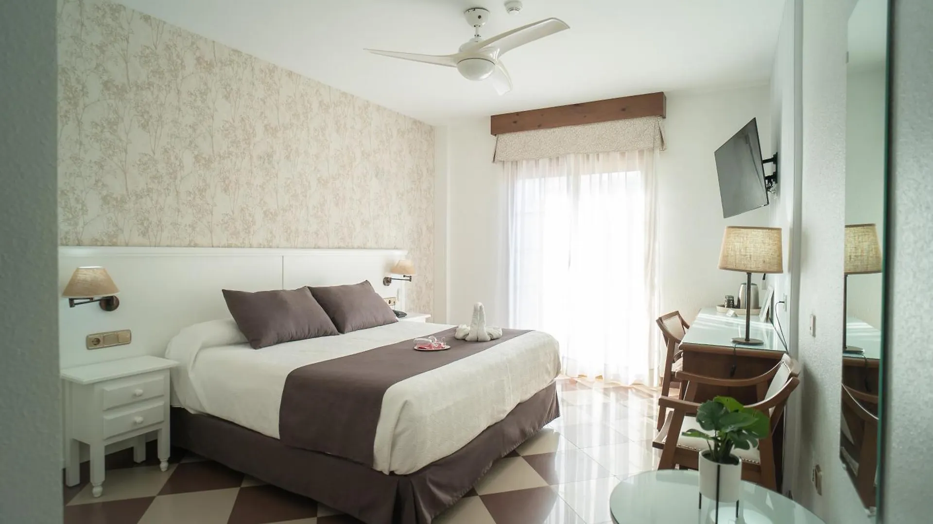Hotel Avenida Tropical By Bossh! Hotels Salobrena